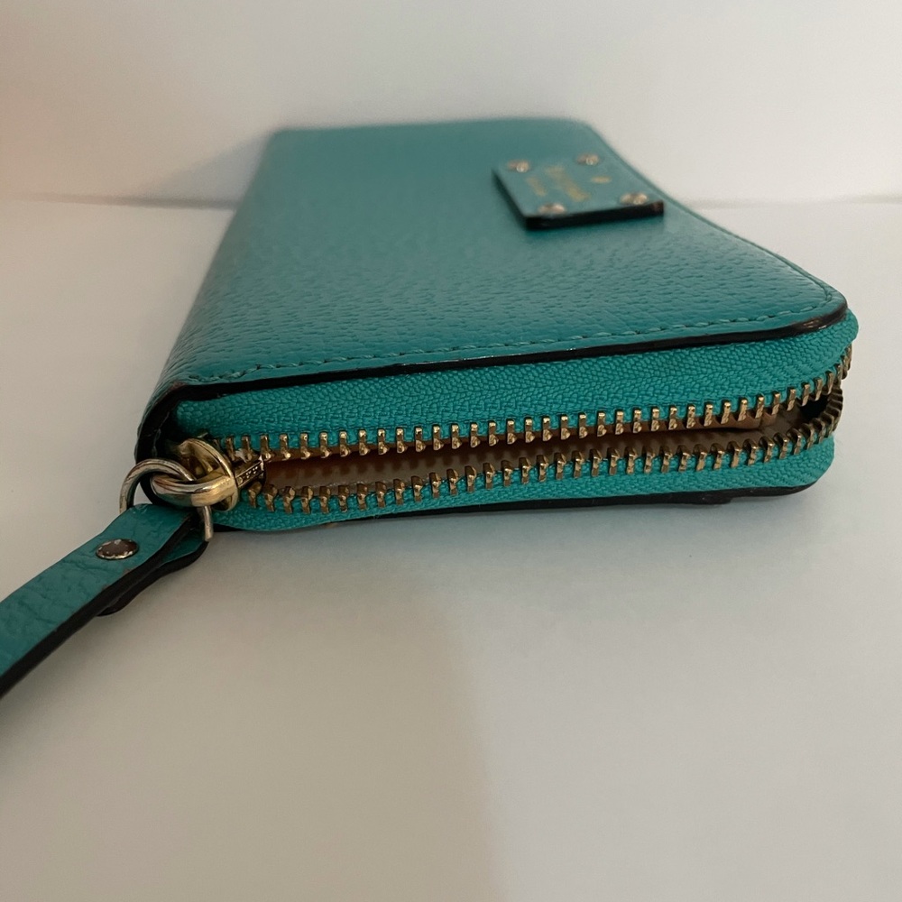 Kate Spade Wallet - Picture 9 of 10